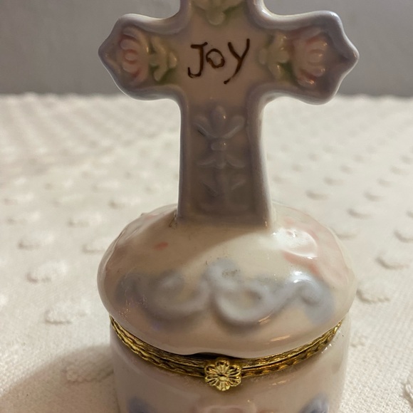 Cross Trinket Box - Picture 5 of 7